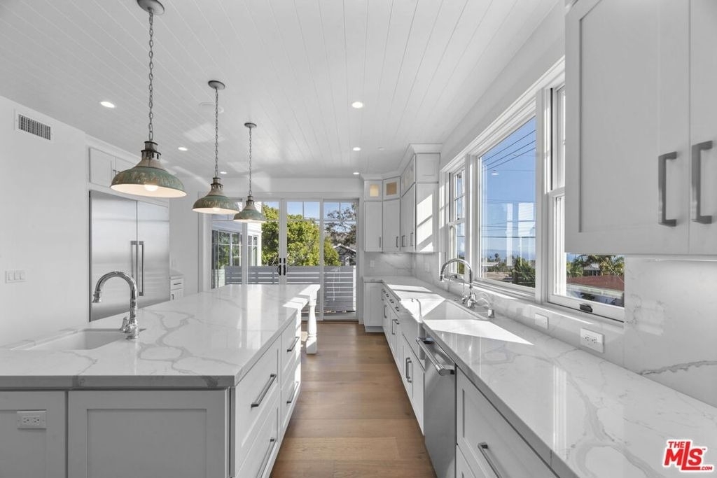 566 Ida Street - Photo 12