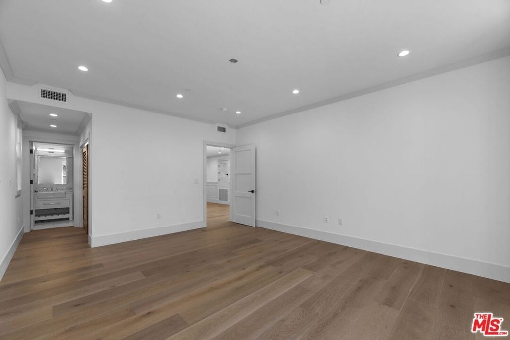 566 Ida Street - Photo 28