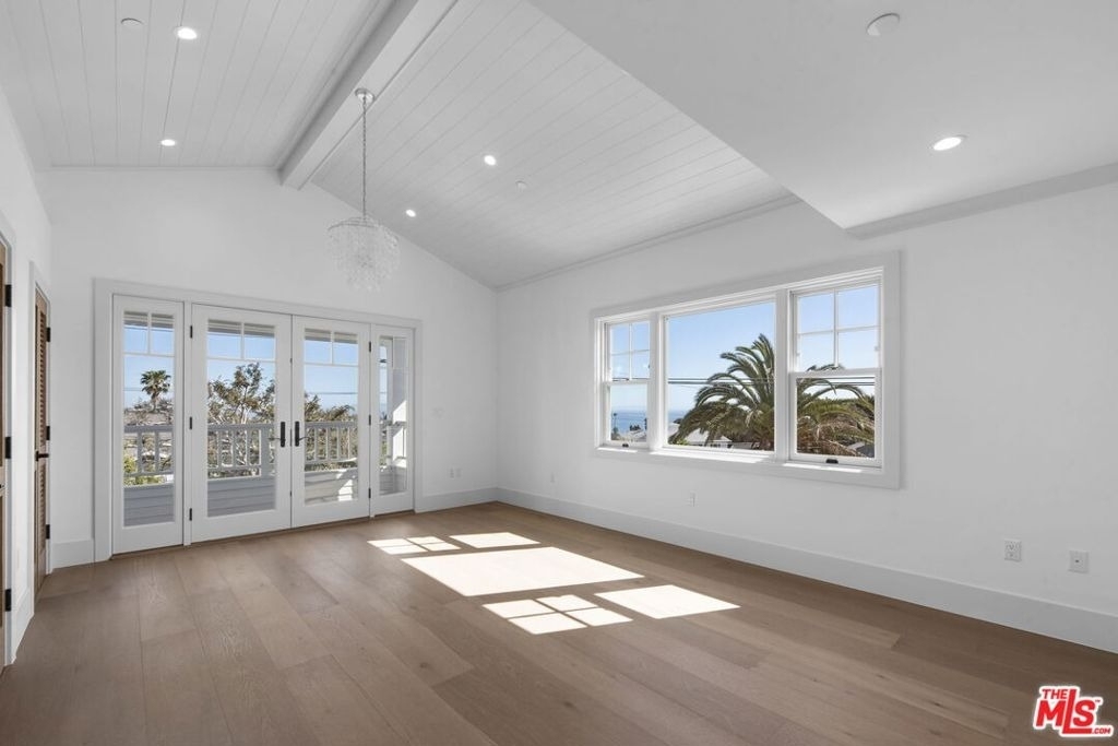 566 Ida Street - Photo 24