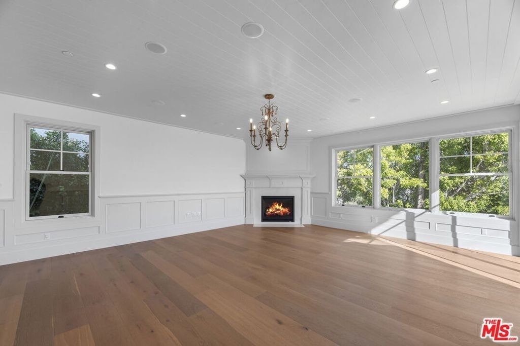 566 Ida Street - Photo 9