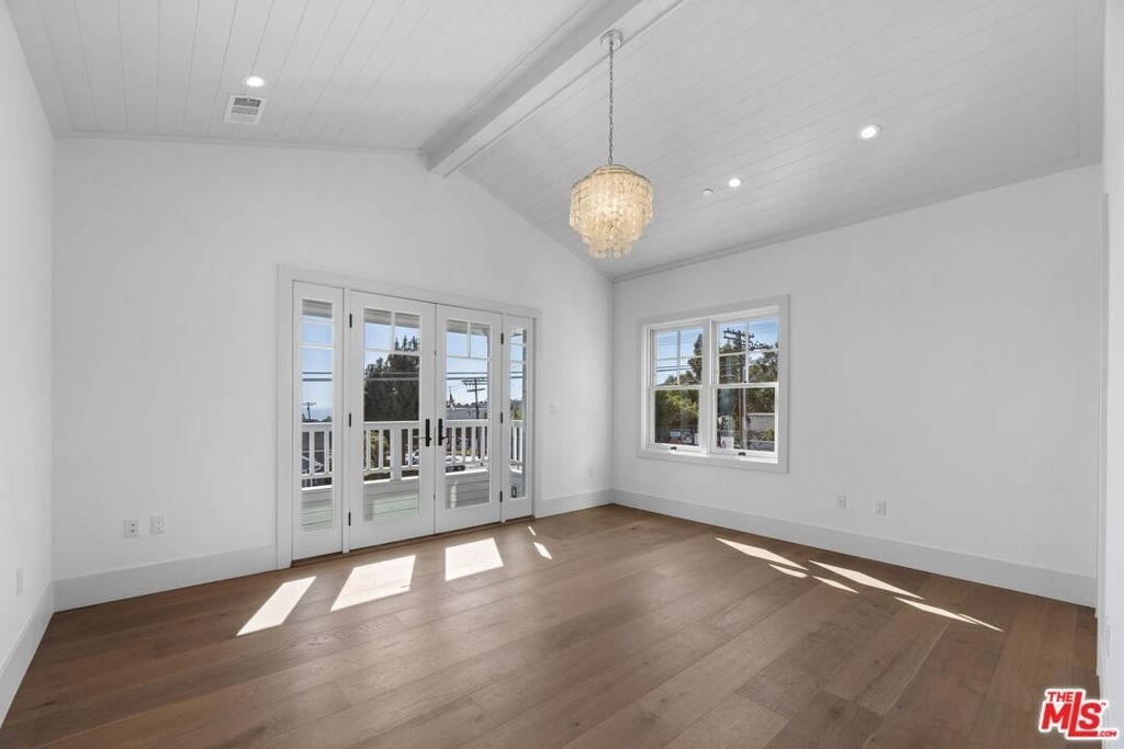 566 Ida Street - Photo 23