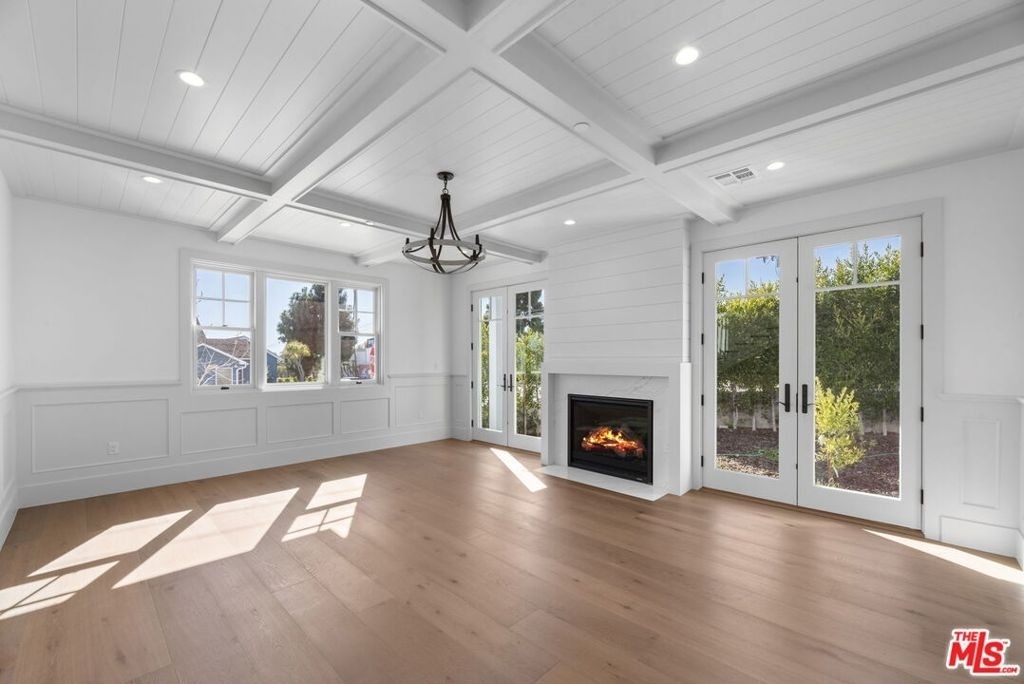 566 Ida Street - Photo 5