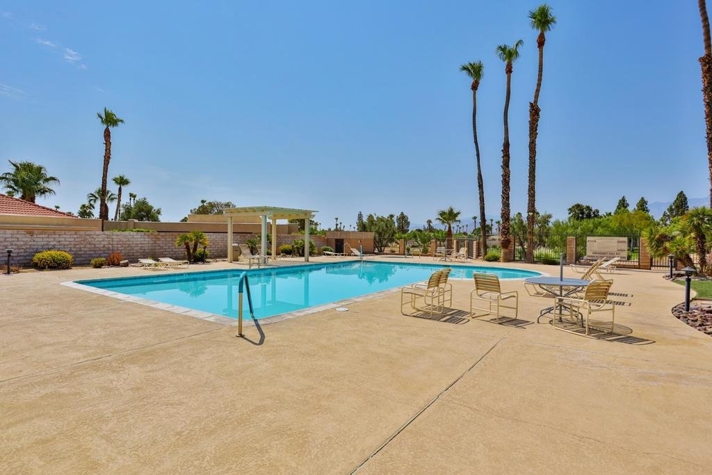 1421 Sunflower Circle N - Photo 32