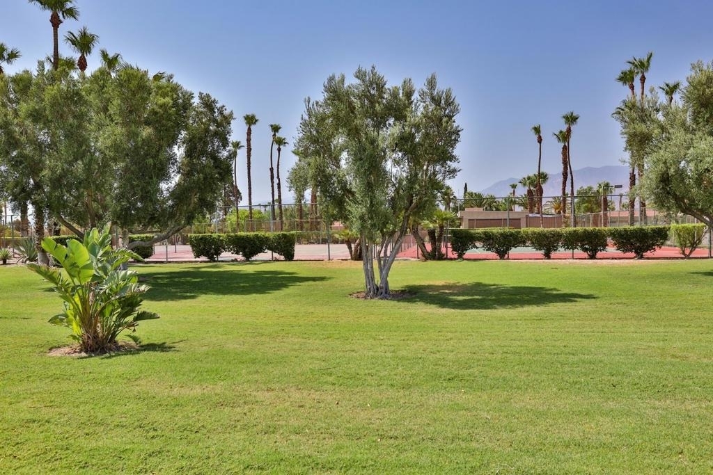 1421 Sunflower Circle N - Photo 31