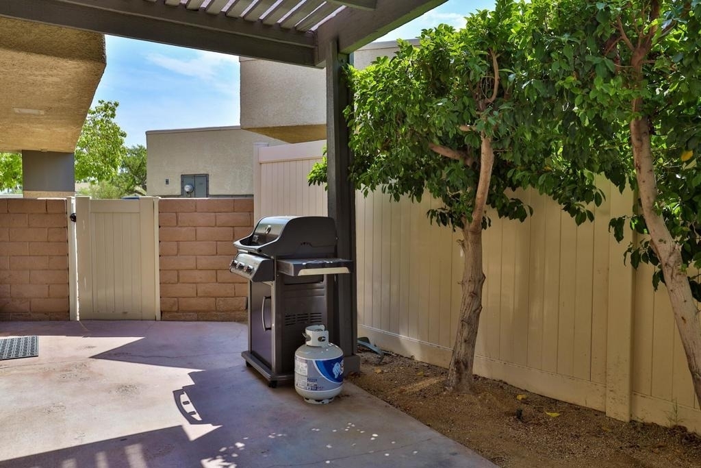 1421 Sunflower Circle N - Photo 24