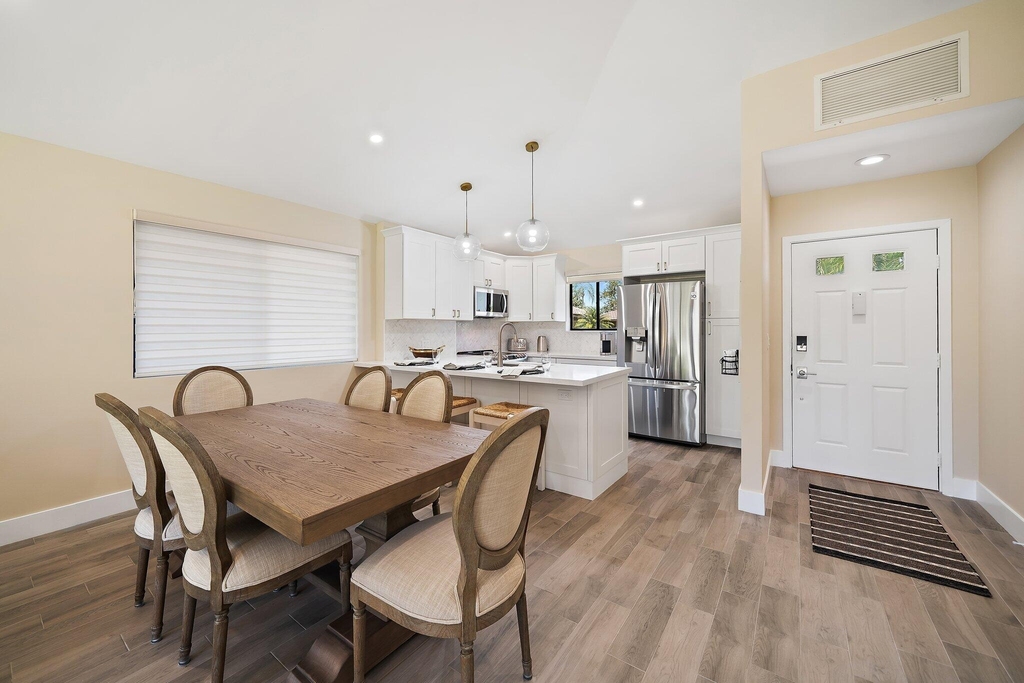 821 Club Drive - Photo 5