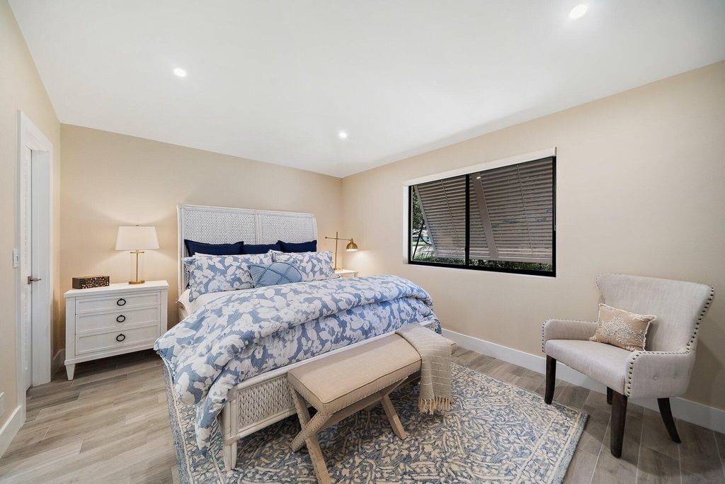 821 Club Drive - Photo 9