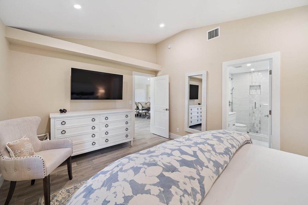 821 Club Drive - Photo 11