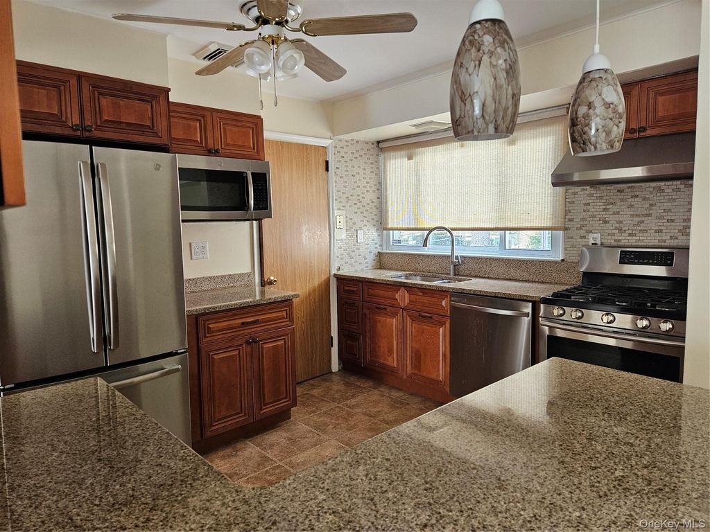 102 Birchwood Park Drive - Photo 3