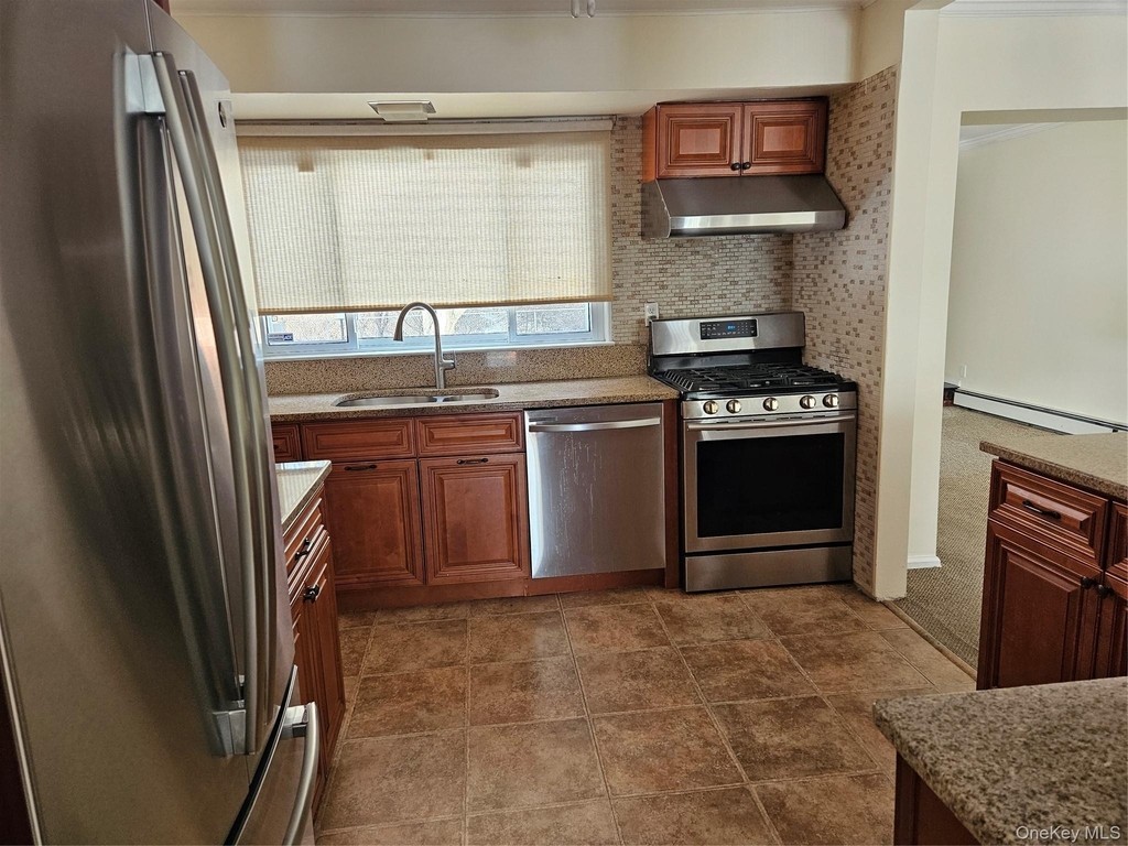 102 Birchwood Park Drive - Photo 4