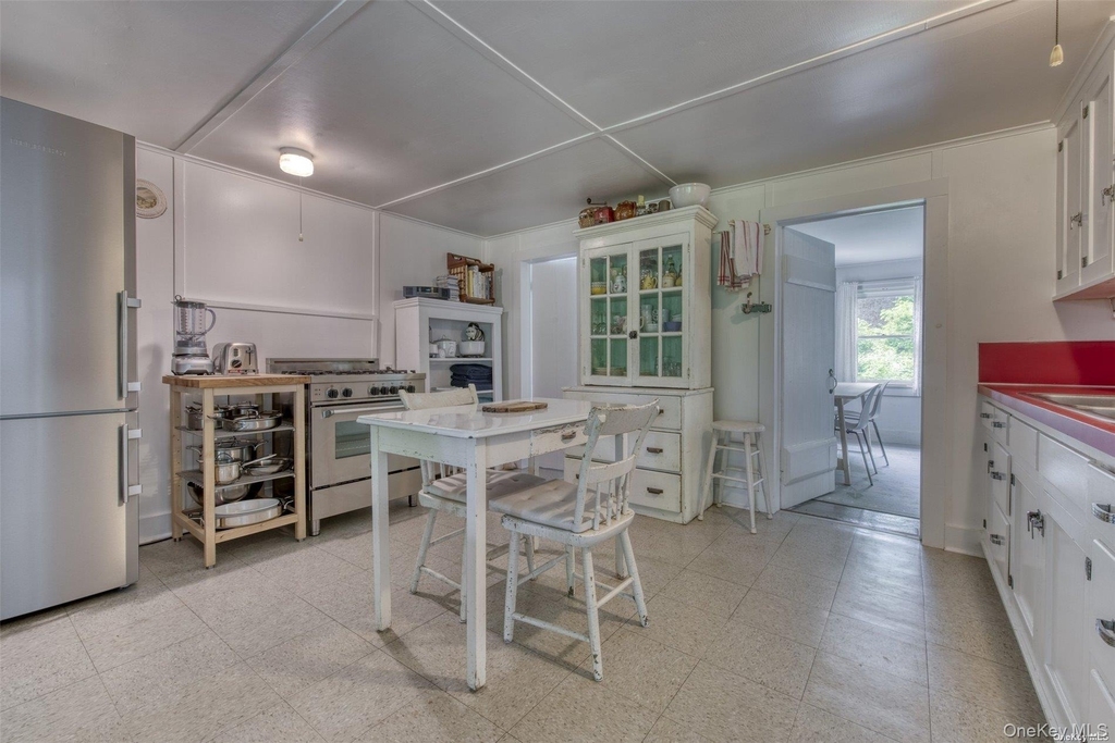 790 Oyster Ponds Lane - Photo 4