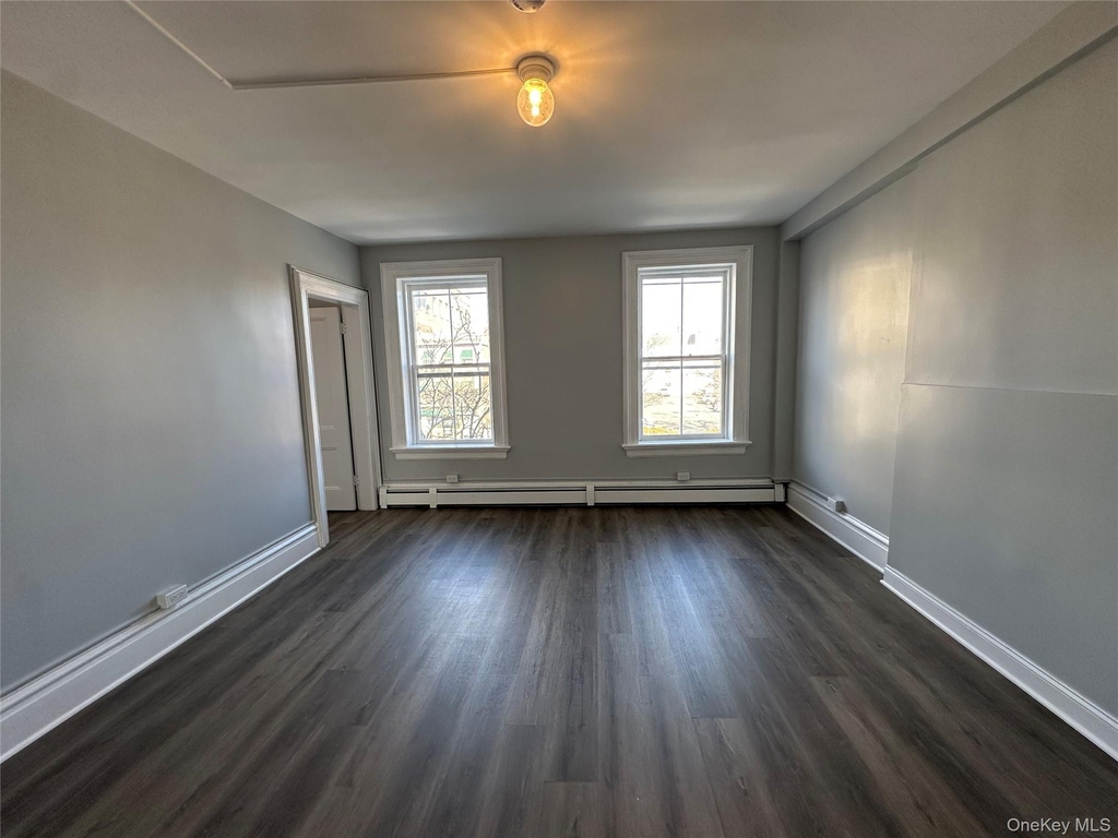 87 Broadway - Photo 18