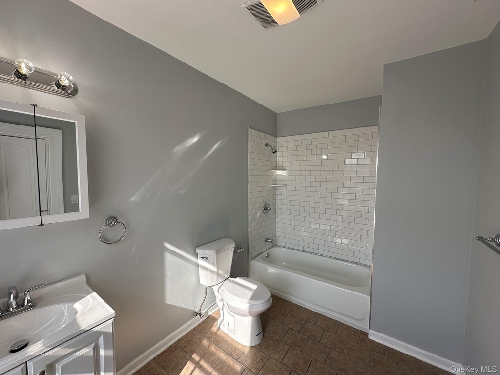 87 Broadway - Photo 12