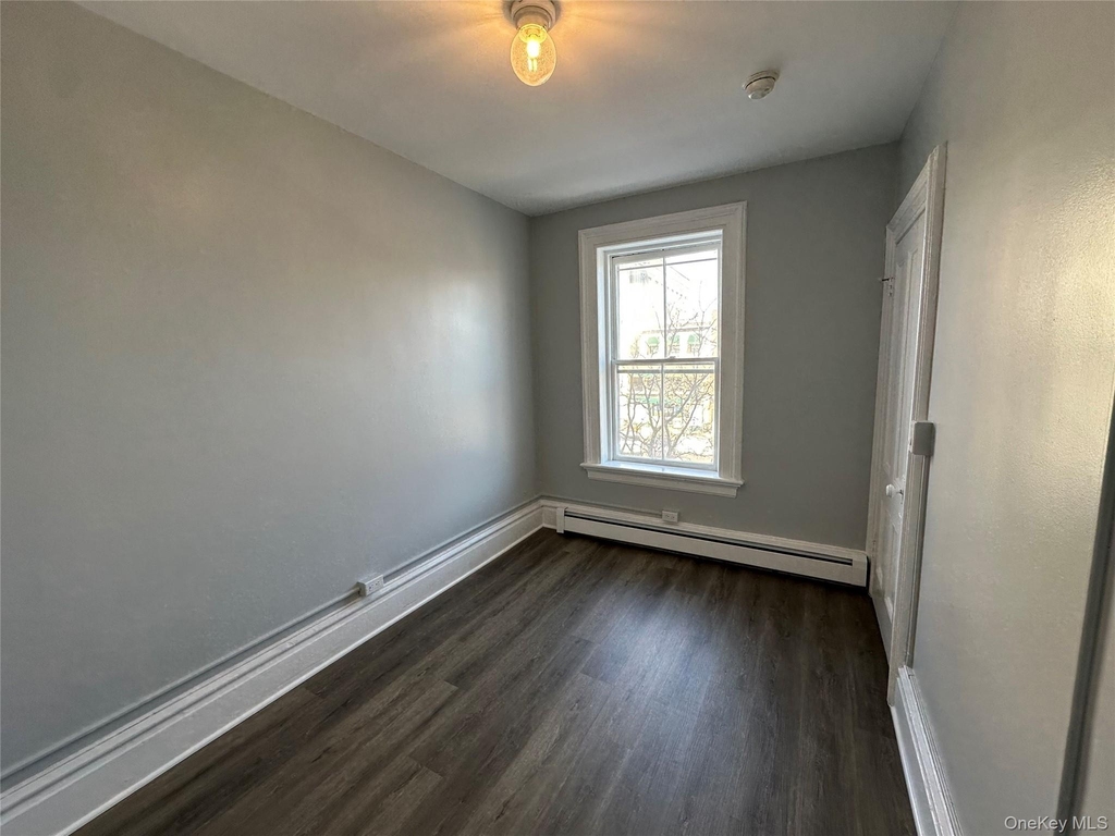 87 Broadway - Photo 32
