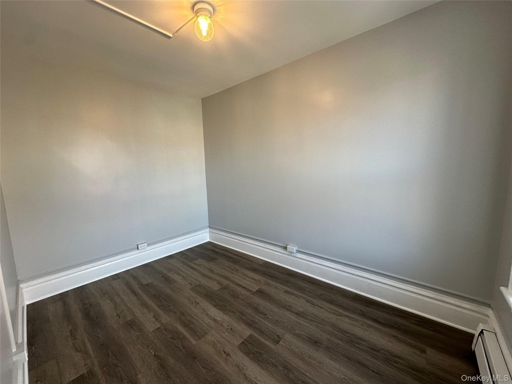 87 Broadway - Photo 31