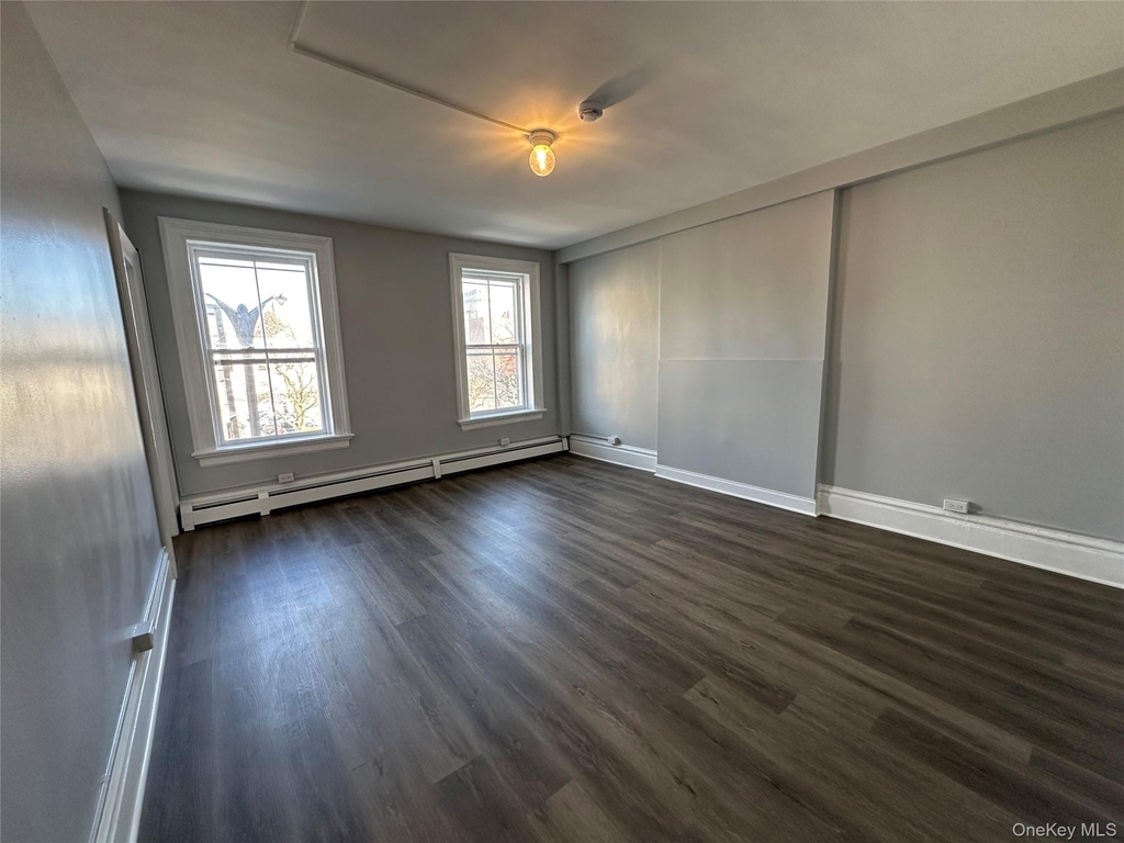 87 Broadway - Photo 20