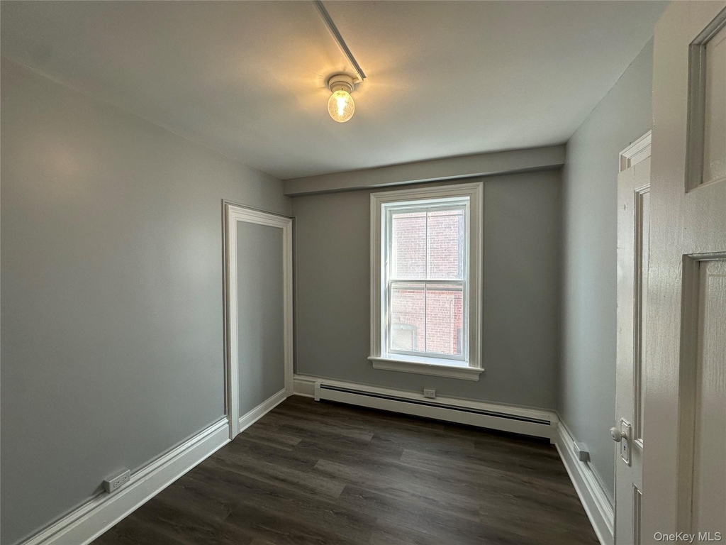 87 Broadway - Photo 26