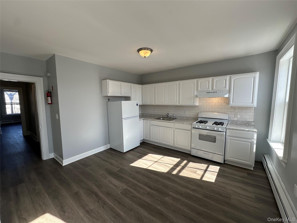 87 Broadway - Photo 9