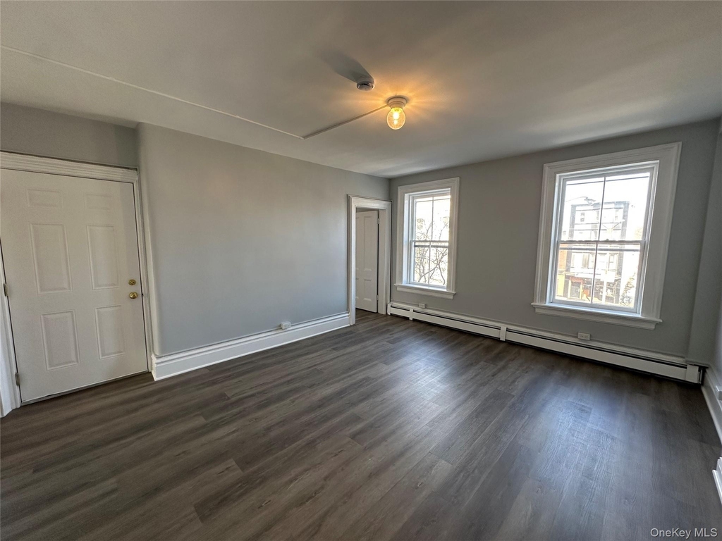 87 Broadway - Photo 19