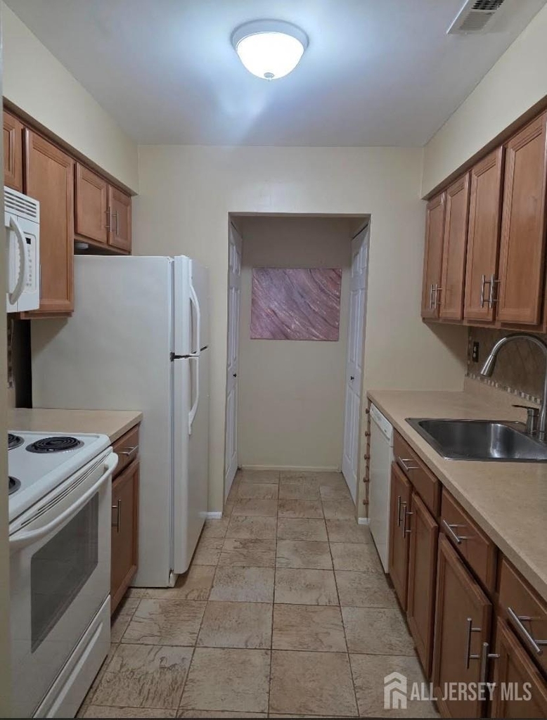 90 Almond Drive - Photo 5