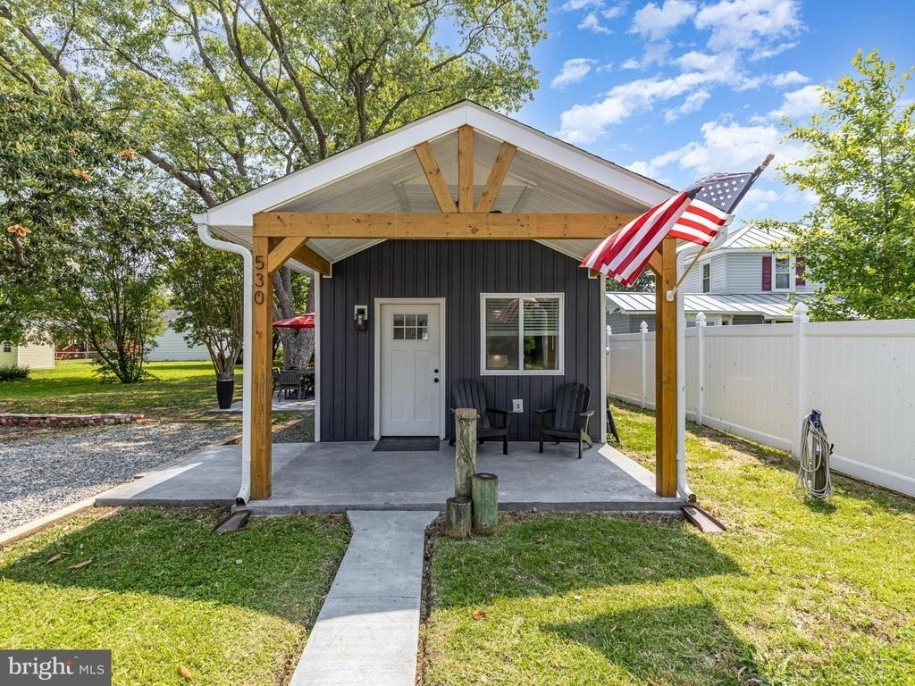 530 Monroe Bay Avenue - Photo 1