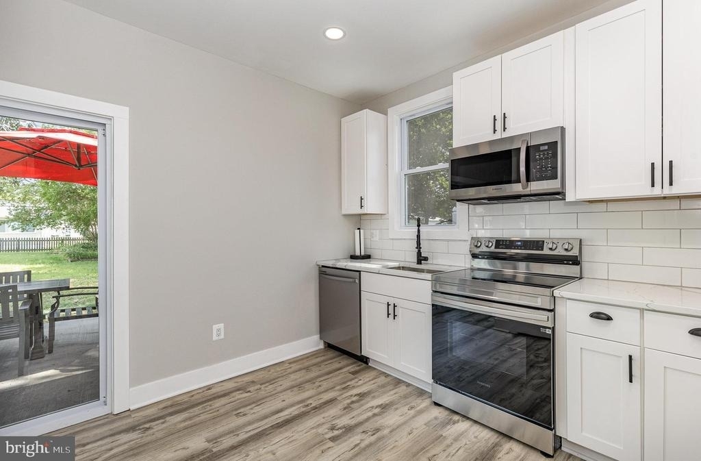 530 Monroe Bay Avenue - Photo 7