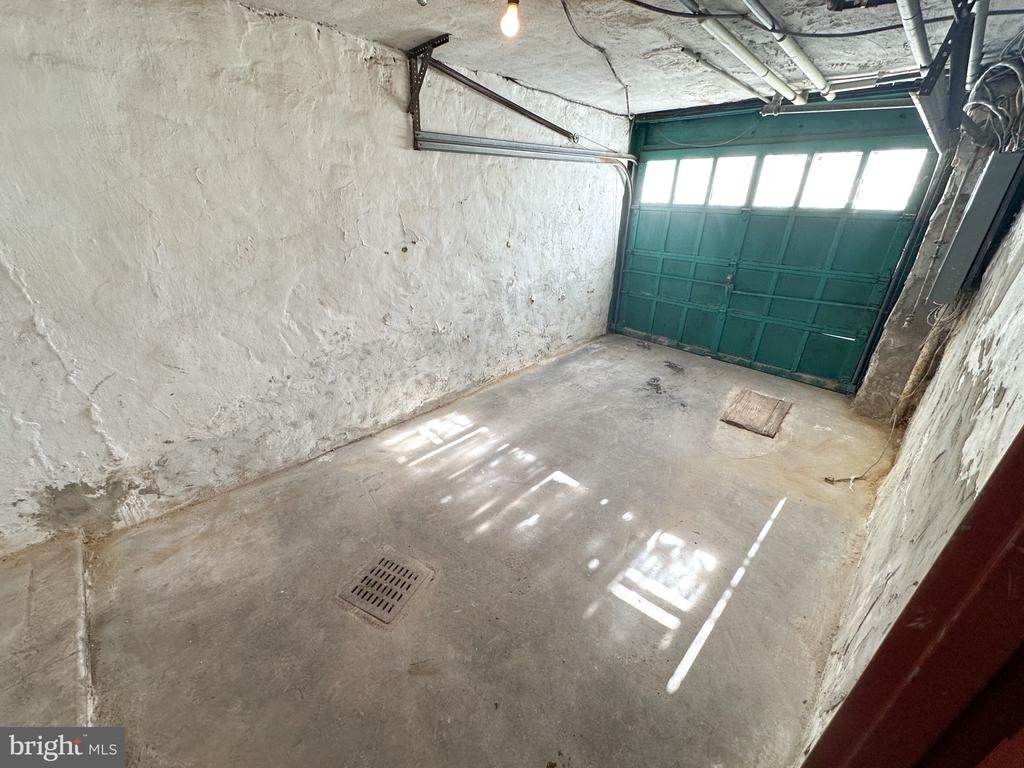 148 W Spencer Street - Photo 9