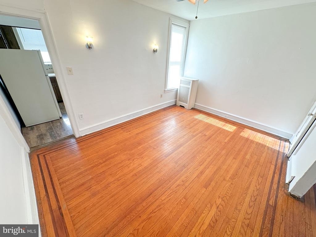 148 W Spencer Street - Photo 2