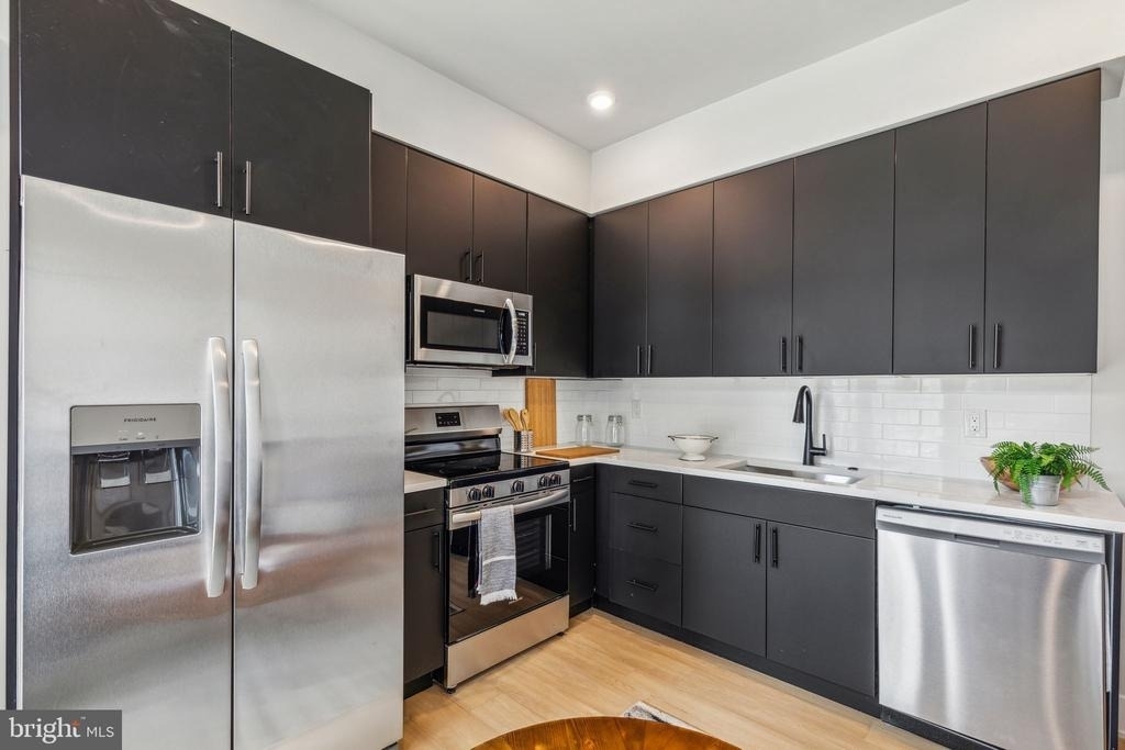 6910 Ridge Avenue - Photo 6