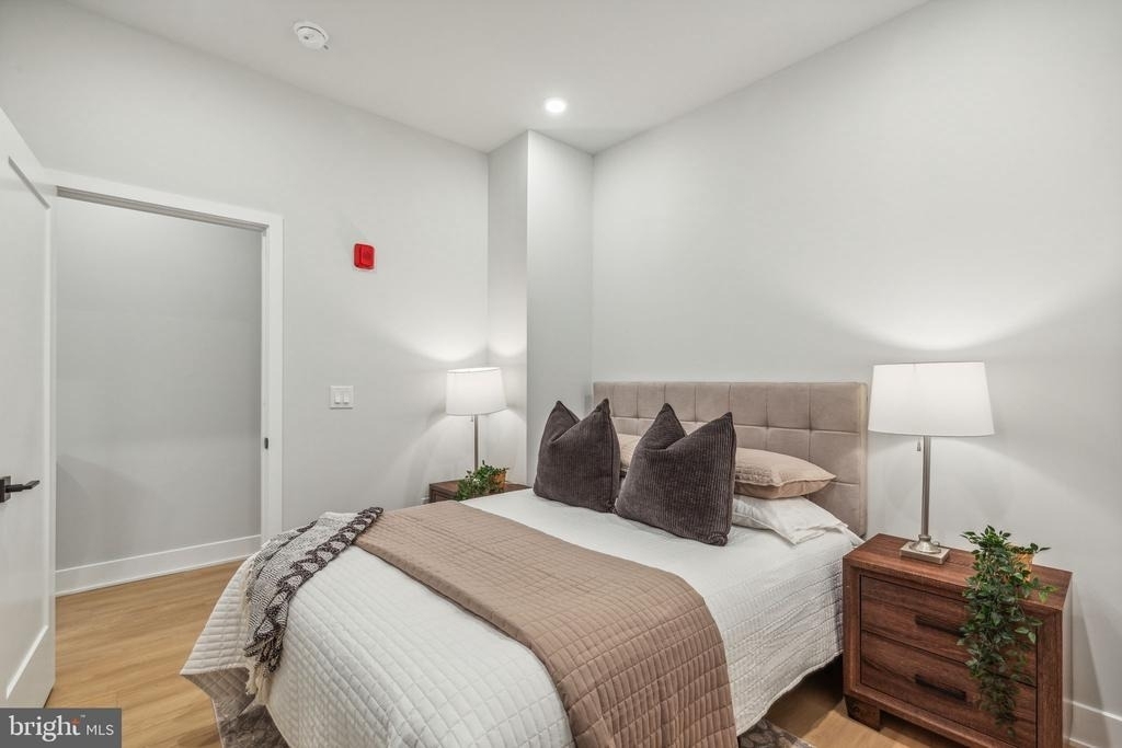 6910 Ridge Avenue - Photo 8