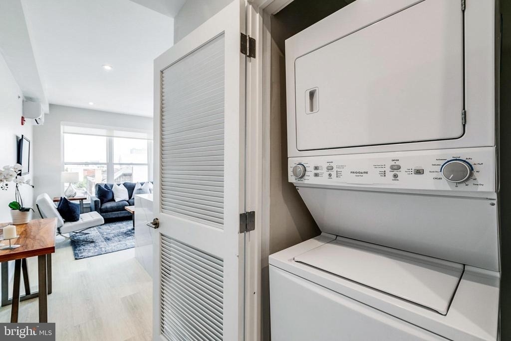 1533 Ridge Avenue - Photo 10
