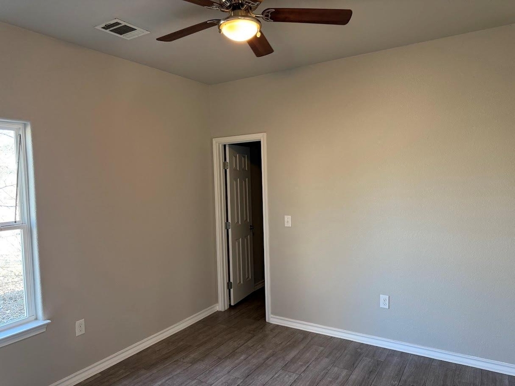 1636 Navajo Trl - Photo 10