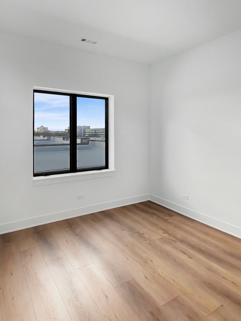 1304 S Ashland Avenue - Photo 3