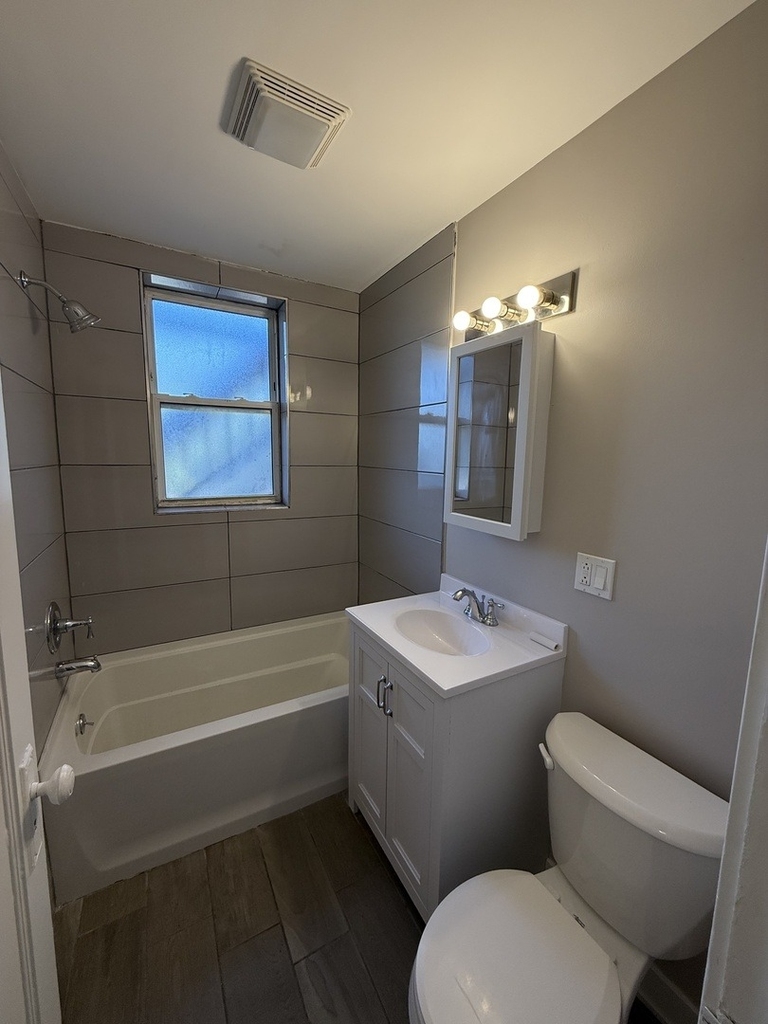 3901 W Division Street - Photo 8