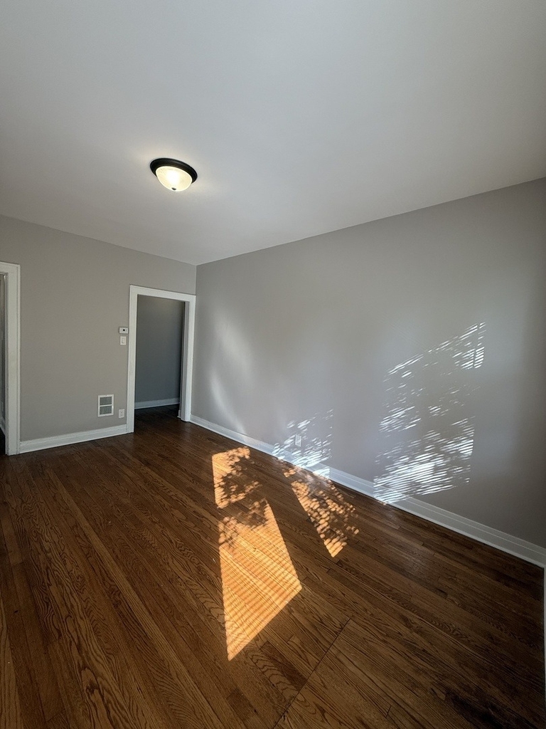3901 W Division Street - Photo 1