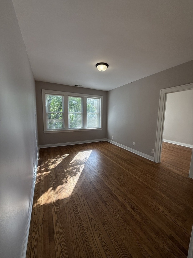 3901 W Division Street - Photo 2