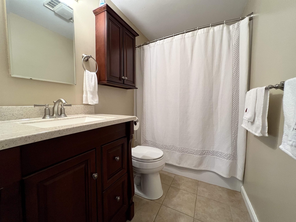 1011 Laconia - Photo 12
