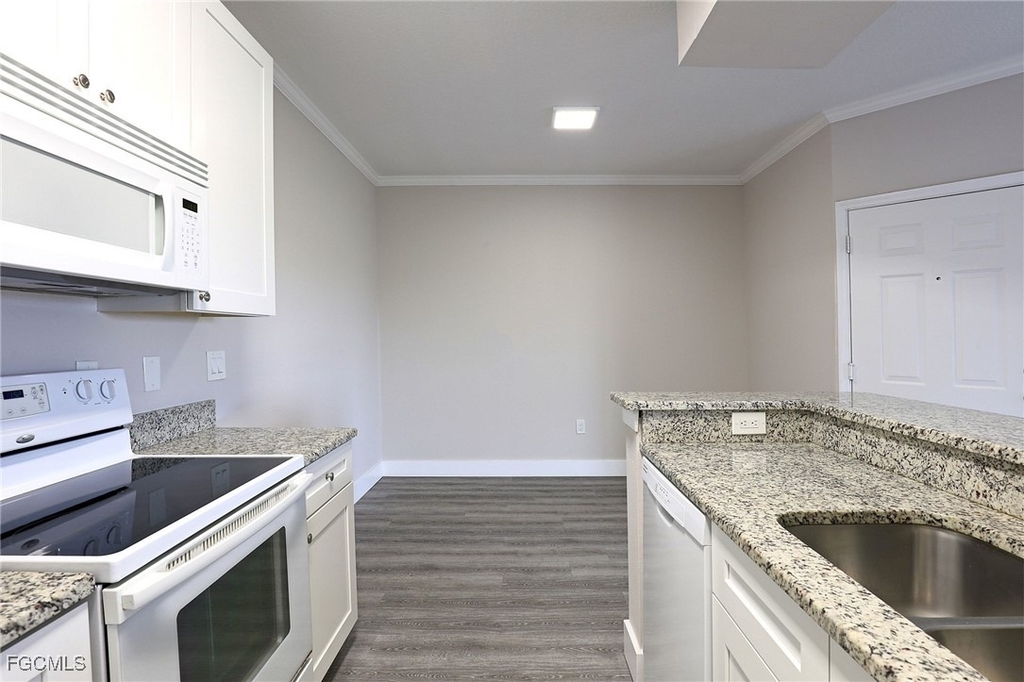 11480 Villa Grand - Photo 5
