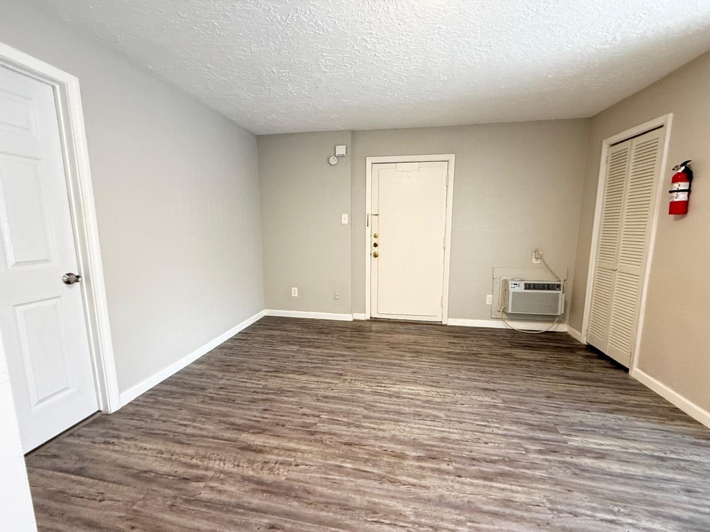 2501 Yoakum Boulevard - Photo 15