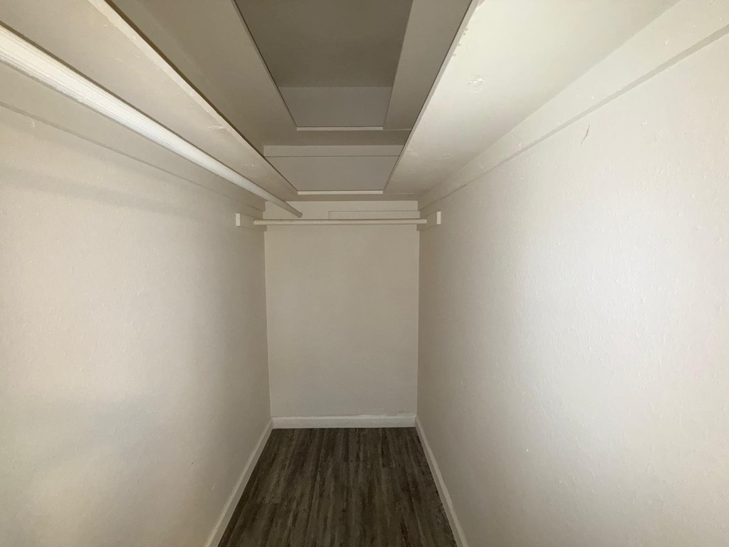 2501 Yoakum Boulevard - Photo 10
