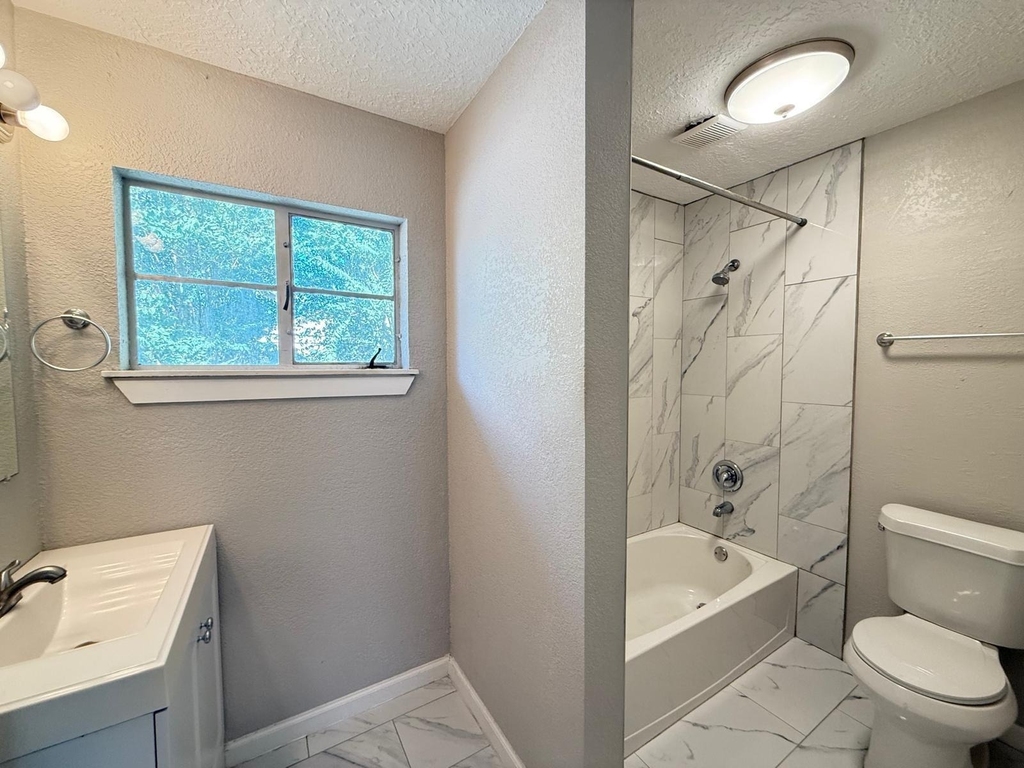 2501 Yoakum Boulevard - Photo 20