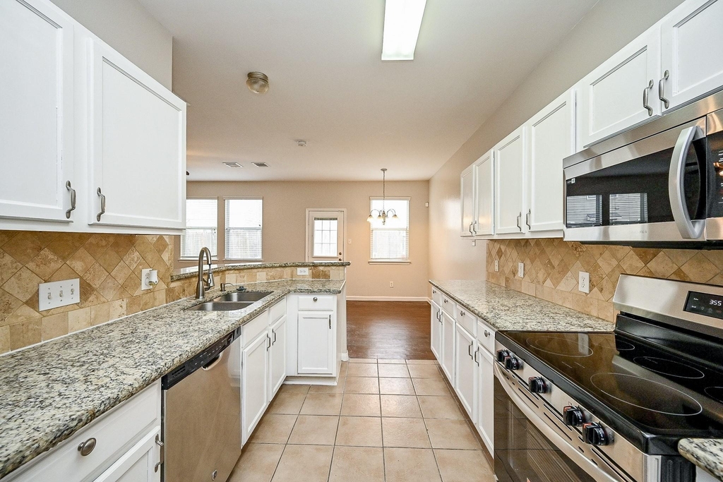 6127 Yorkglen Manor Lane - Photo 2