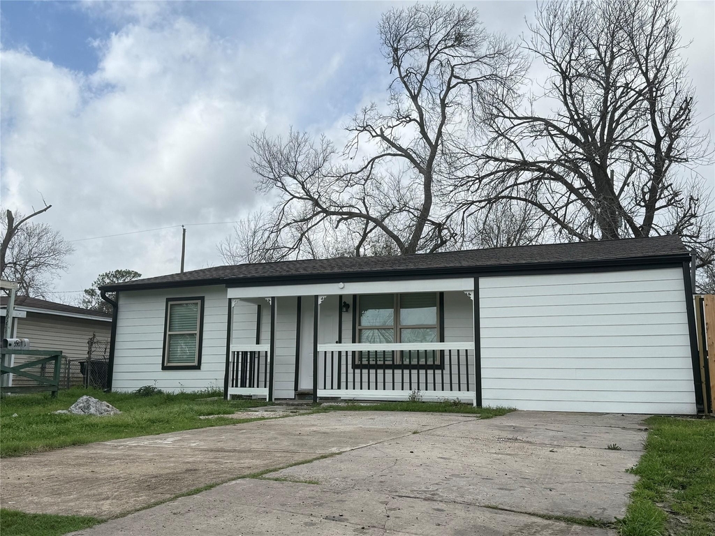 5924 Honeysuckle Drive - Photo 1