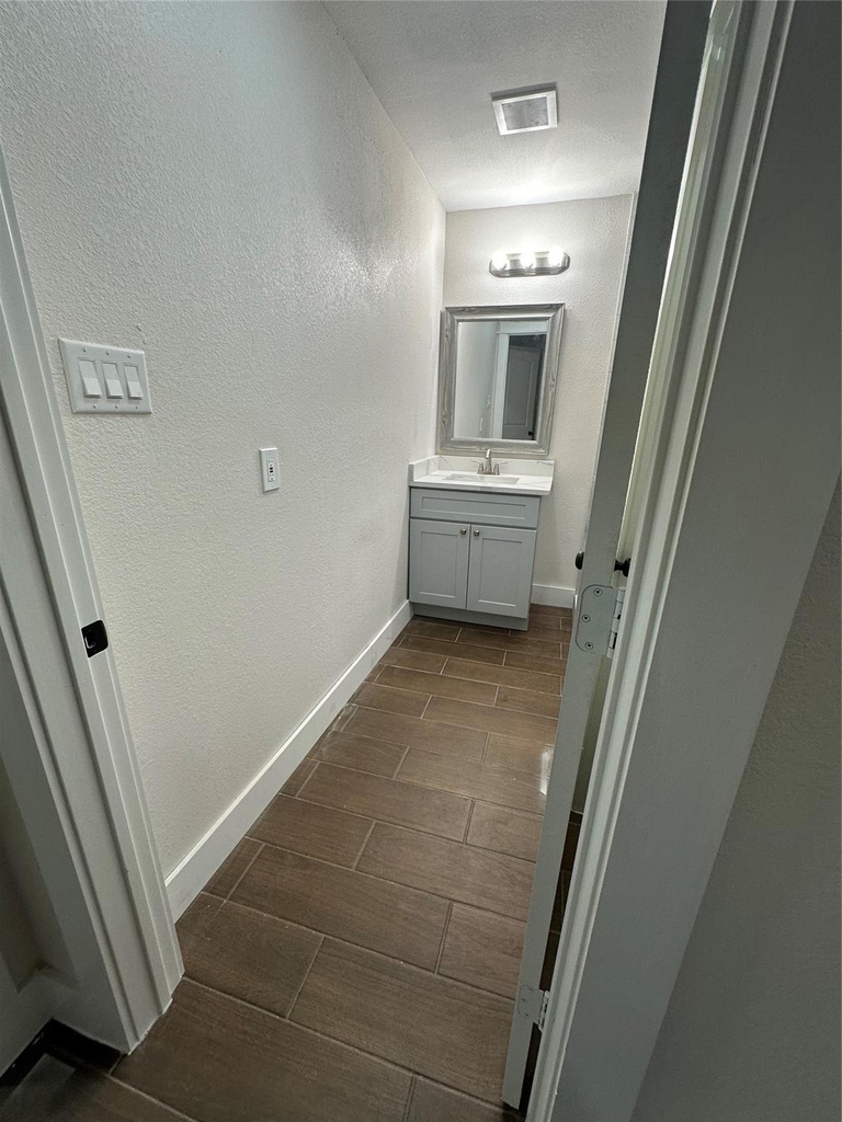 5924 Honeysuckle Drive - Photo 9