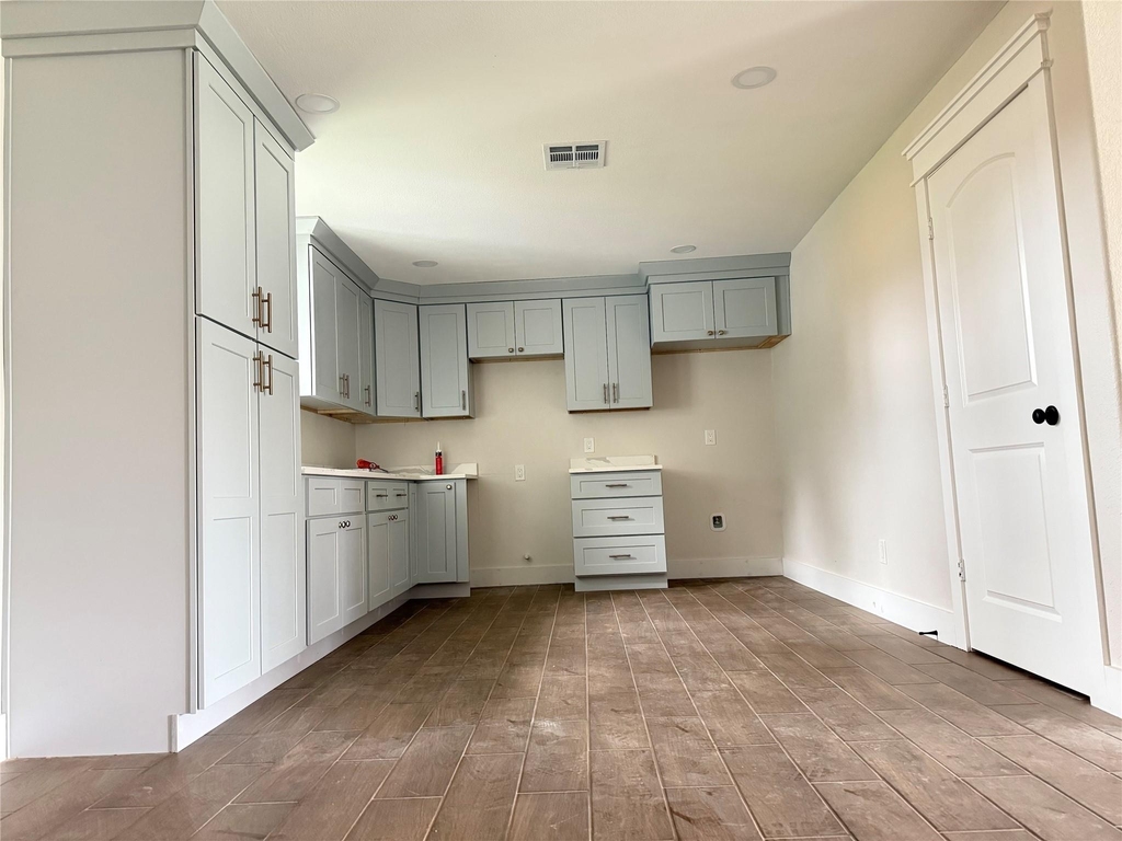 5924 Honeysuckle Drive - Photo 5