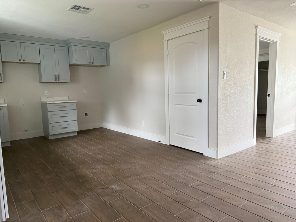 5924 Honeysuckle Drive - Photo 6