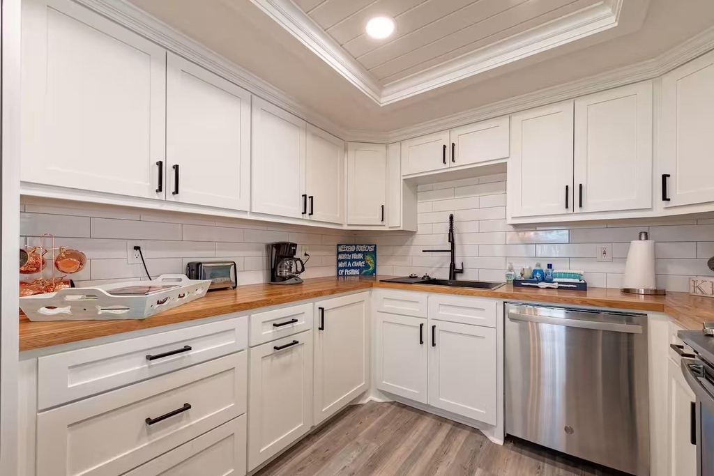1726 65th Street - Photo 4