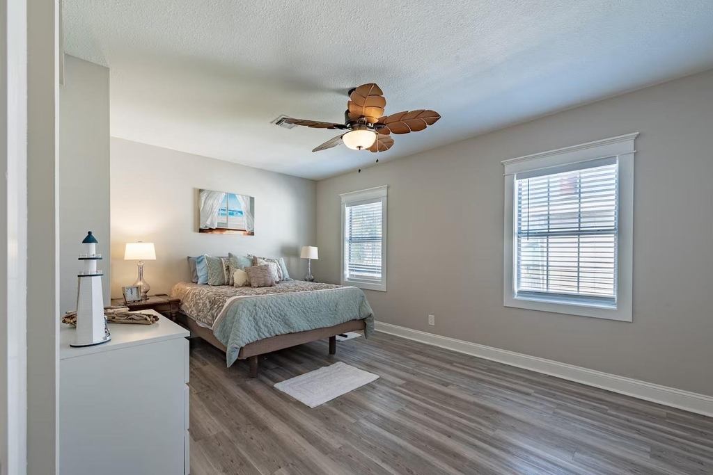 1726 65th Street - Photo 8