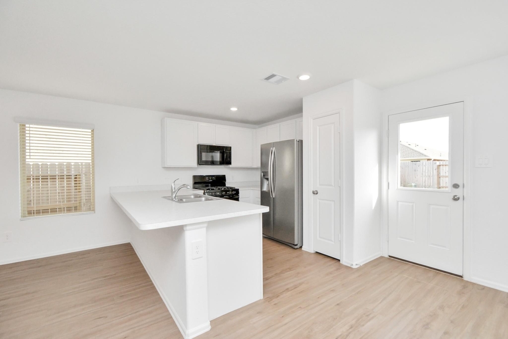 24207 Becker Hollow Lane - Photo 8