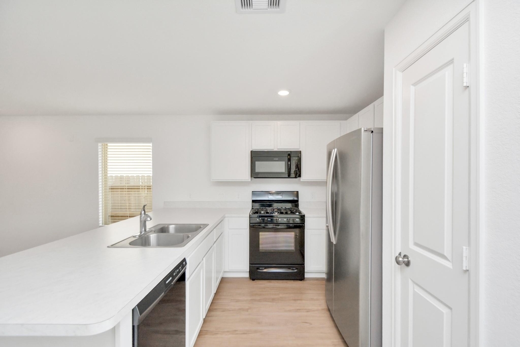 24207 Becker Hollow Lane - Photo 9